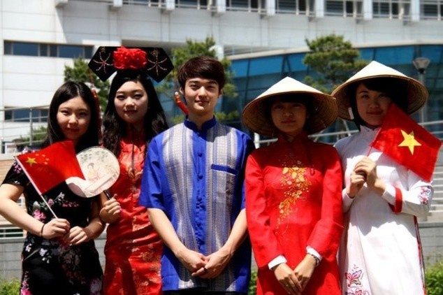 Du hoc sinh Viet Nam hoan ngay tro lai Trung Quoc hinh anh
