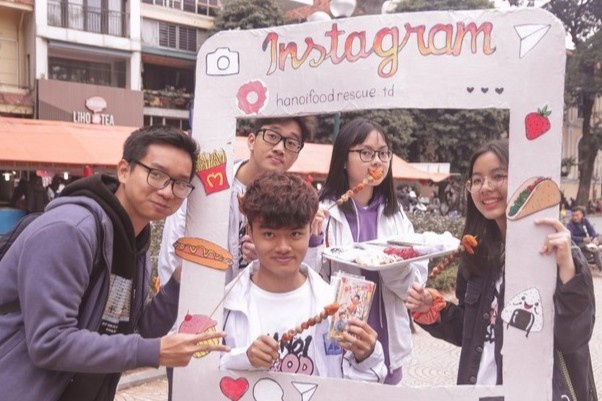 Doi giai cuu thuc an dau tien o Ha Noi hinh anh