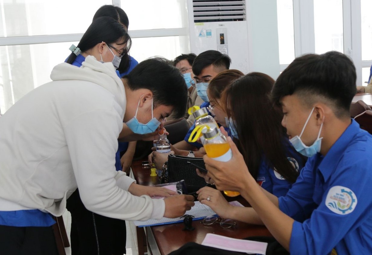 sinh viên nhập học trở lại ảnh 3 sinh vien nhap hoc tro lai anh 3