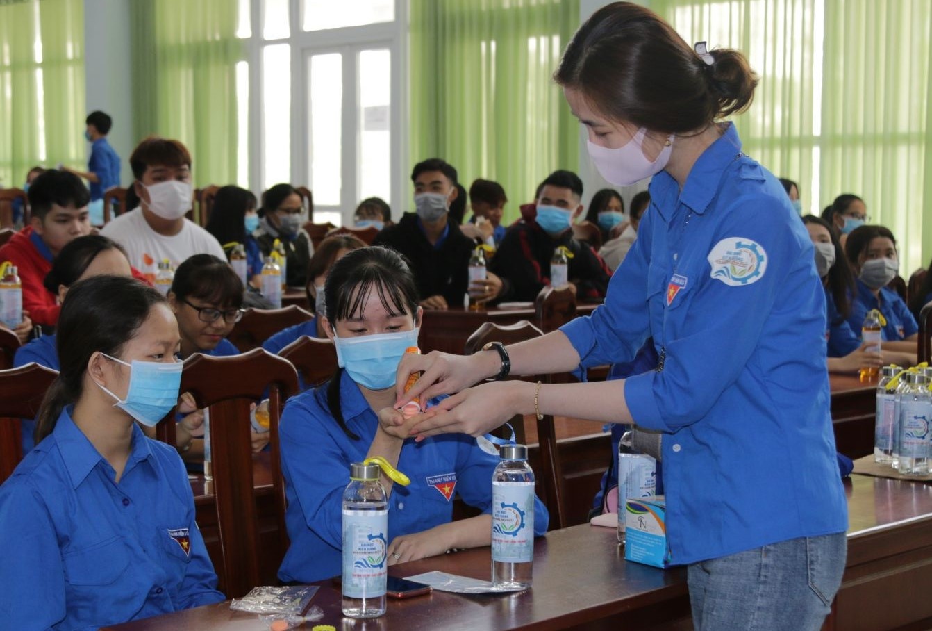 sinh viên nhập học trở lại ảnh 2 sinh vien nhap hoc tro lai anh 2