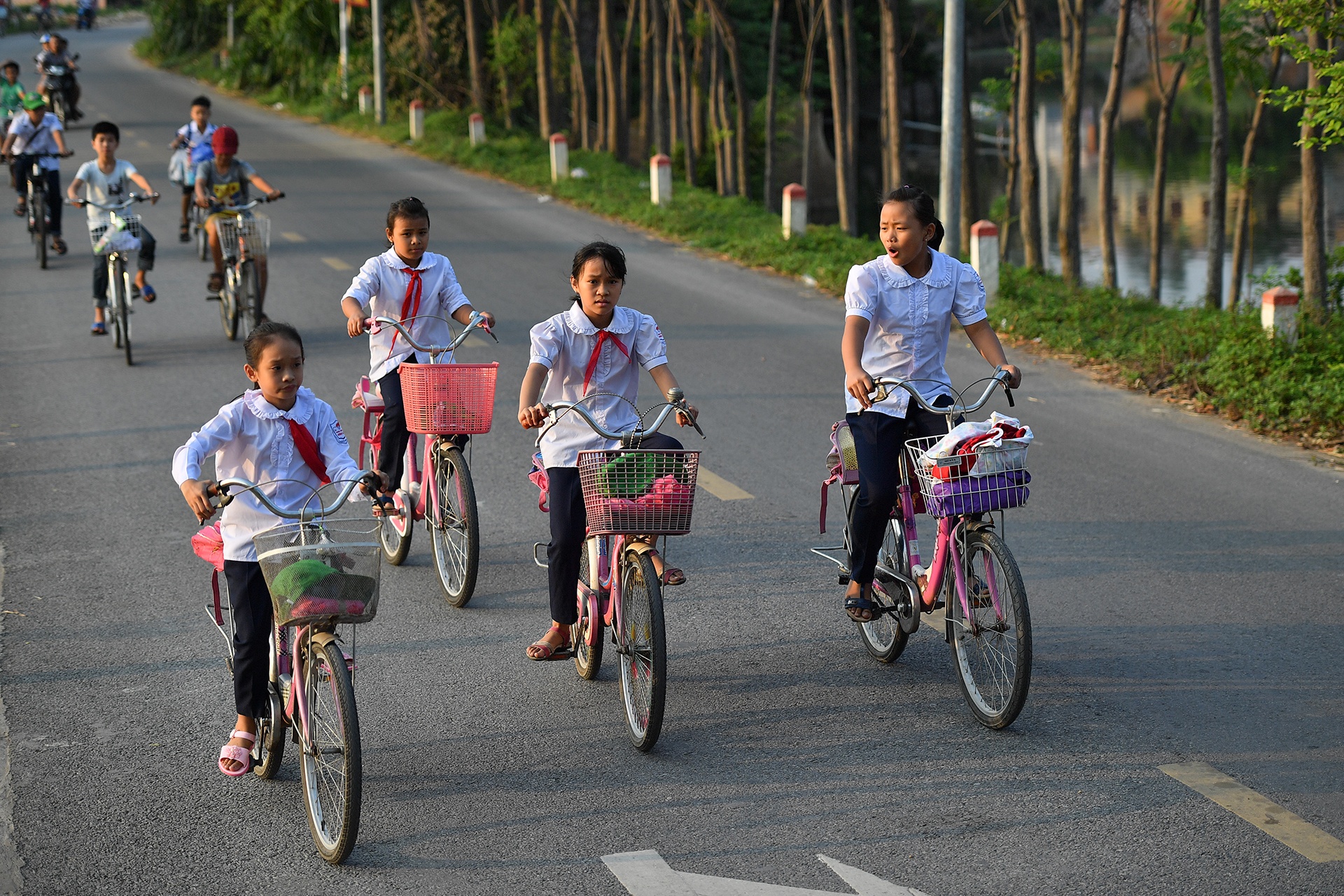 nghi hoc vi dich corona anh 1