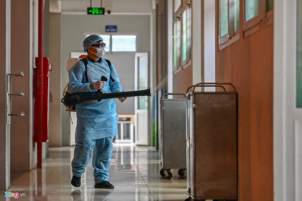 Truong dai hoc o TP.HCM thong bao di hoc lai tu 2/3 hinh anh