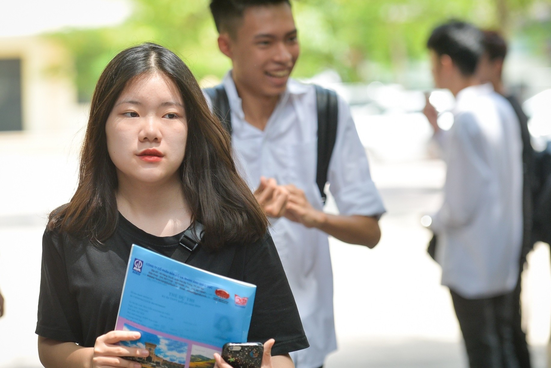 Phu huynh tai TP.HCM mong hoc sinh nghi het thang 3 hinh anh