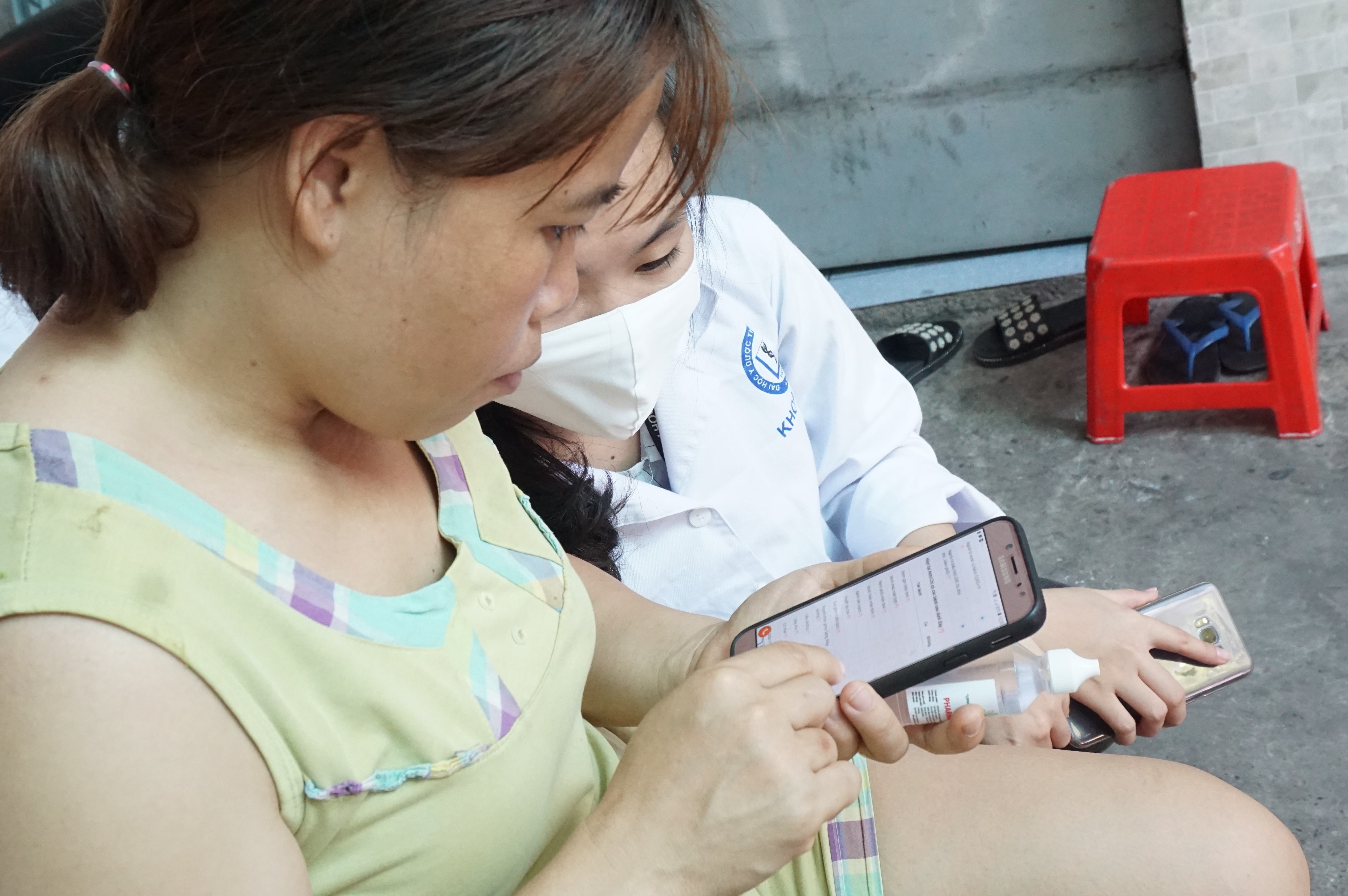 sinh vien nganh y phong dich covid-19 anh 2