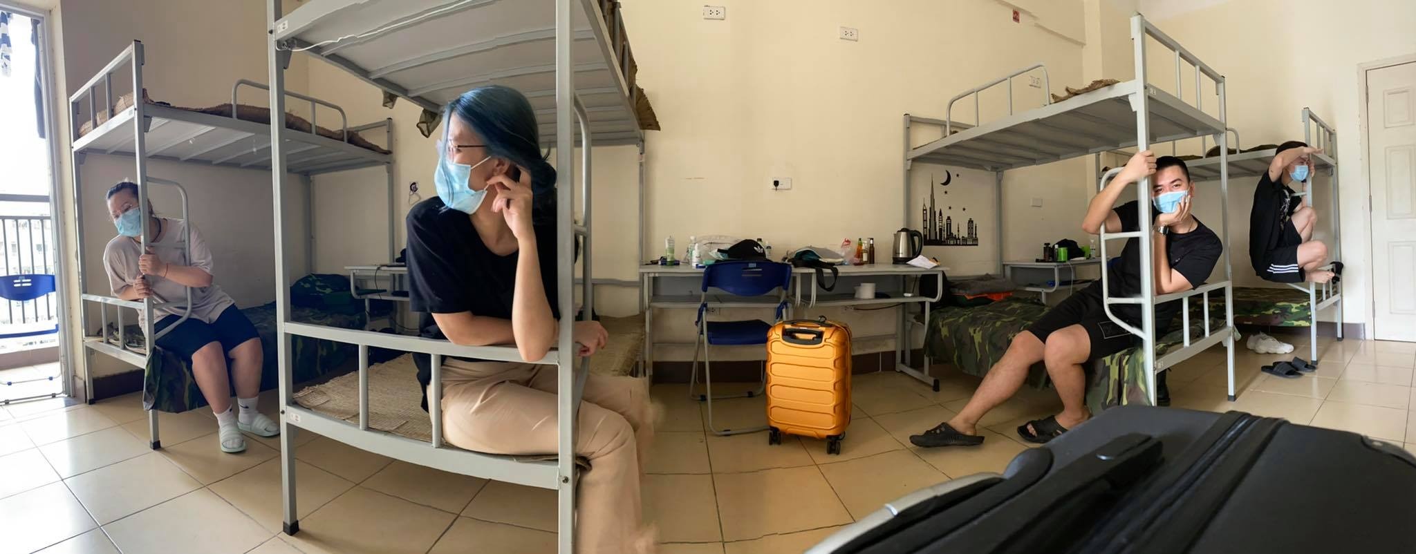 du hoc sinh cach ly anh 1