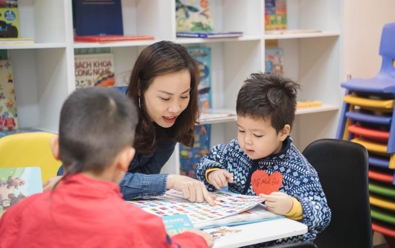 Gia sach giao khoa lop 1 moi dat gap 4 lan, phu huynh noi gi? hinh anh