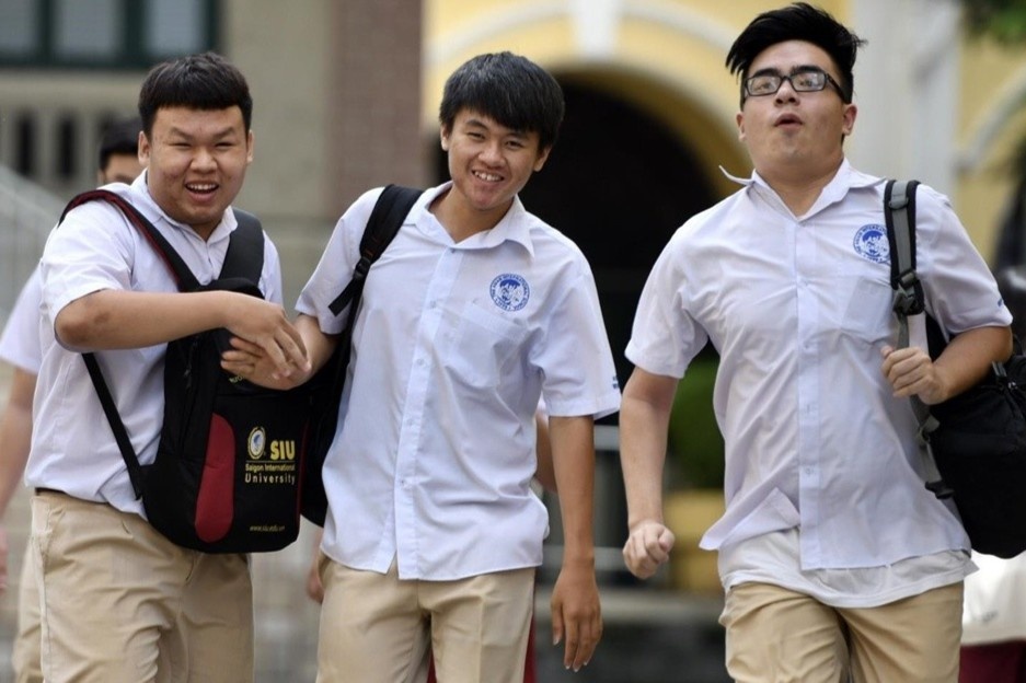 Sinh vien 10 truong dai hoc o TP.HCM duoc giam hoc phi hinh anh