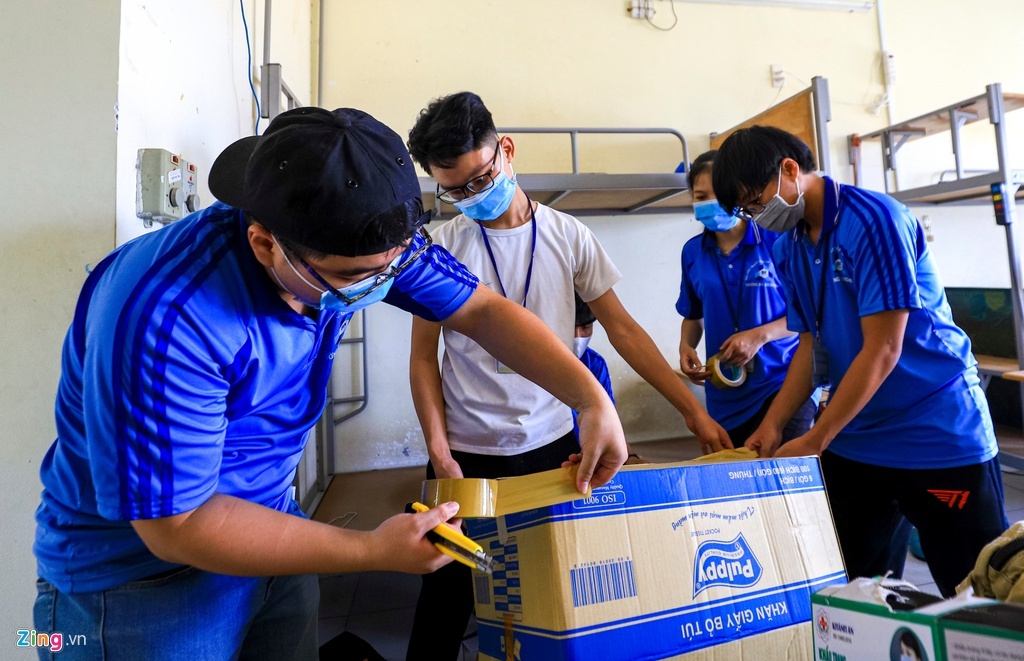 khu cach ly KTX anh 2