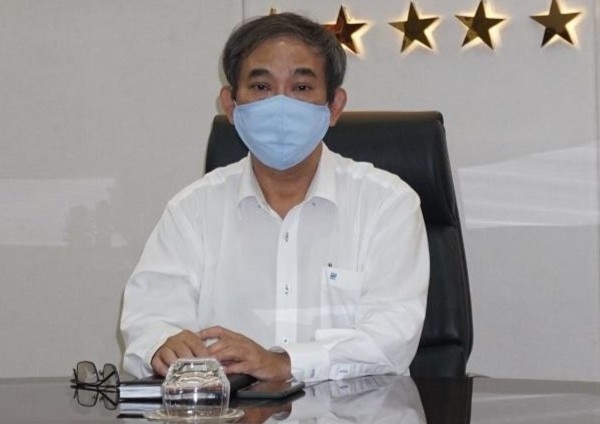 Sinh vien DH Hong Bang phan doi thi online, hieu truong noi gi? hinh anh