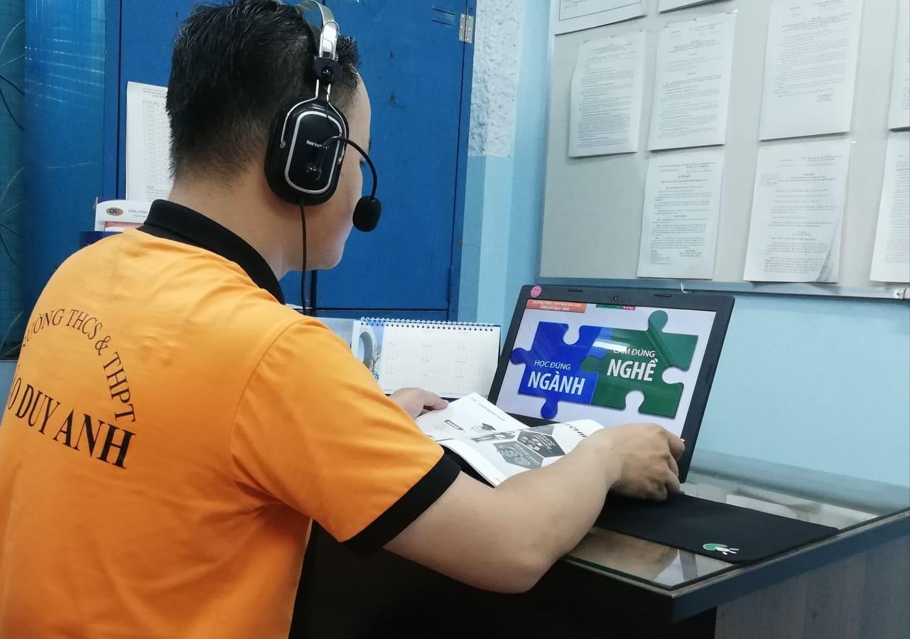 hoc phi online truong quoc te anh 1