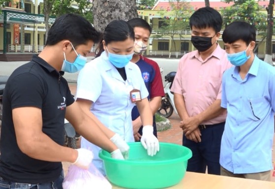 hoc sinh Thanh Hoa di hoc lai anh 1