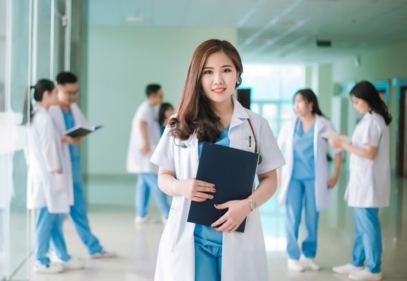 Dai hoc dau tien cho sinh vien di hoc lai cuoi thang 4 hinh anh