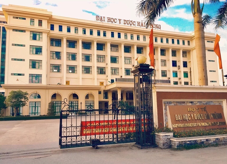 sinh vien di hoc lai anh 1