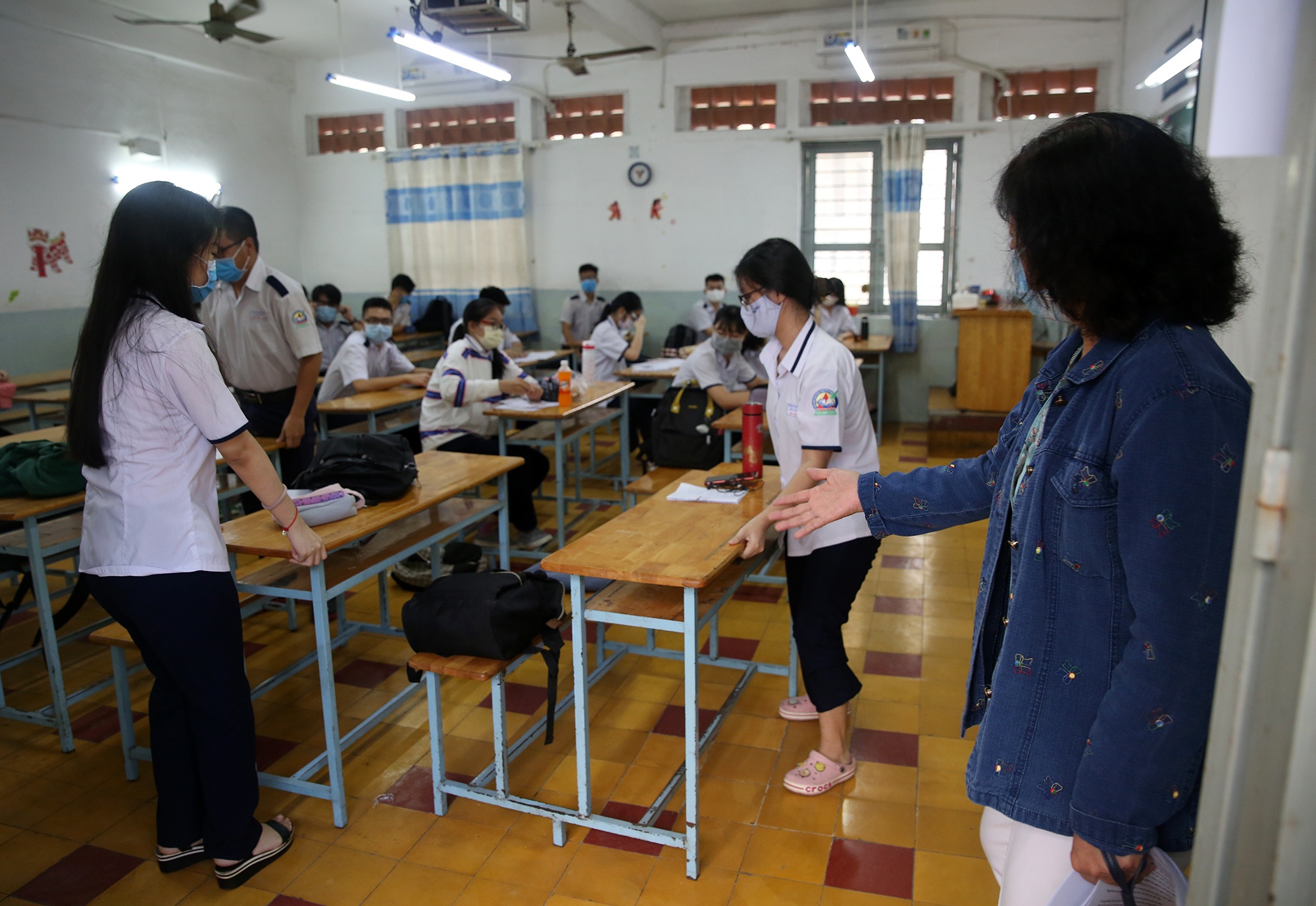 hoc sinh TP.HCM di hoc lai anh 6