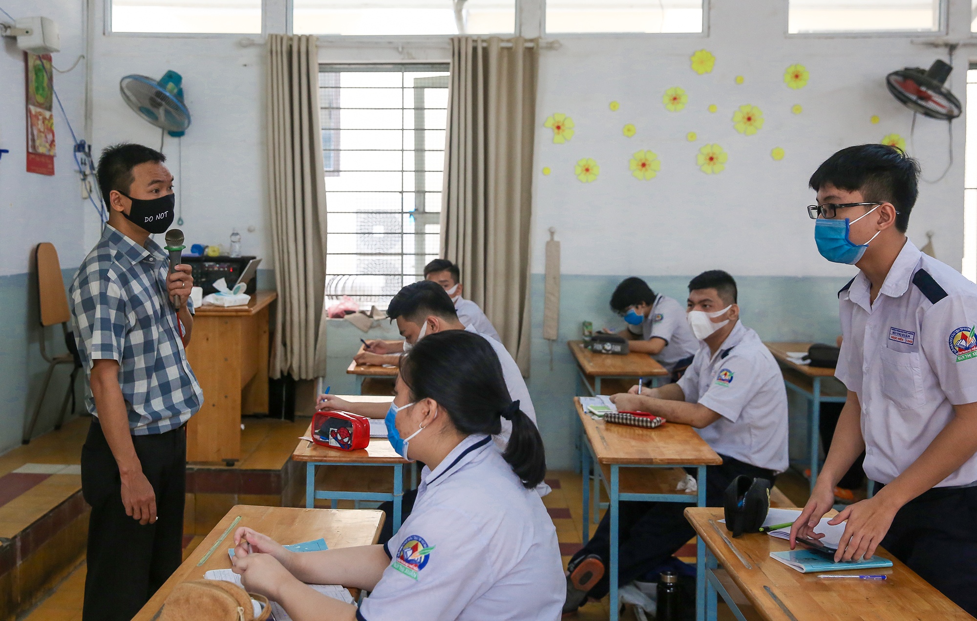 hoc sinh TP.HCM di hoc lai anh 8