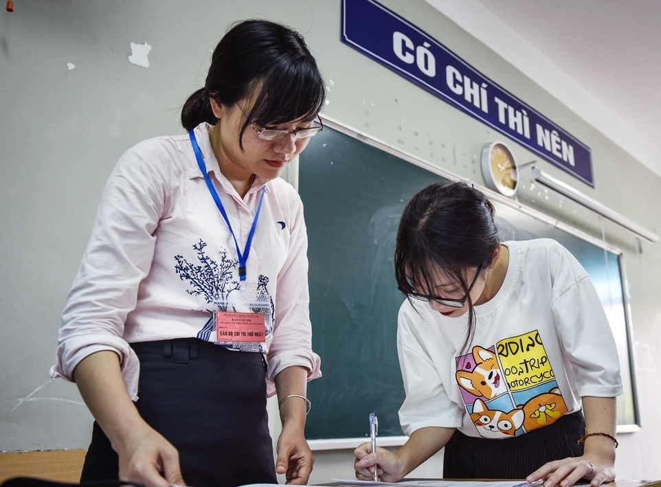 Canh bao lua mua ban de thi thu vao DH Quoc gia TP.HCM hinh anh