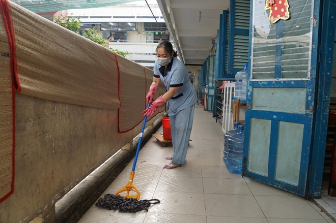 khoảng cách giữa học sinh ảnh 1 khoang cach giua hoc sinh anh 1