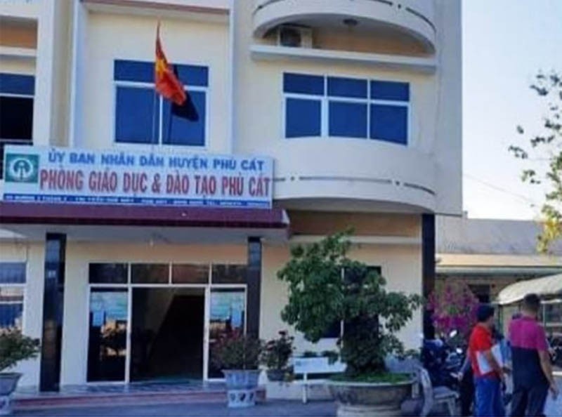 hiệu trưởng nhận phụ cấp ảnh 1 hieu truong nhan phu cap anh 1