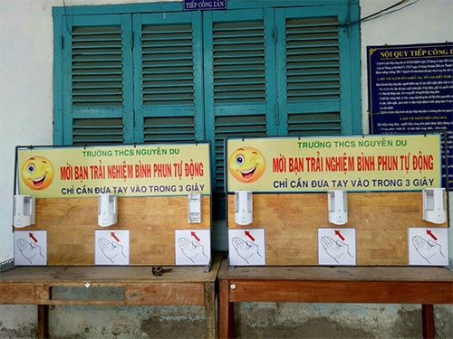 hoc sinh ca nuoc di hoc anh 2