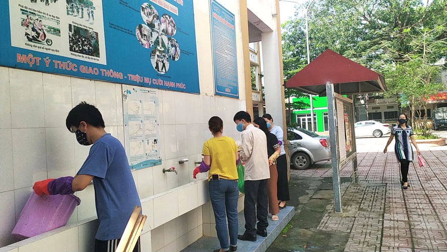 học sinh đi học lại ảnh 1 hoc sinh di hoc lai anh 1