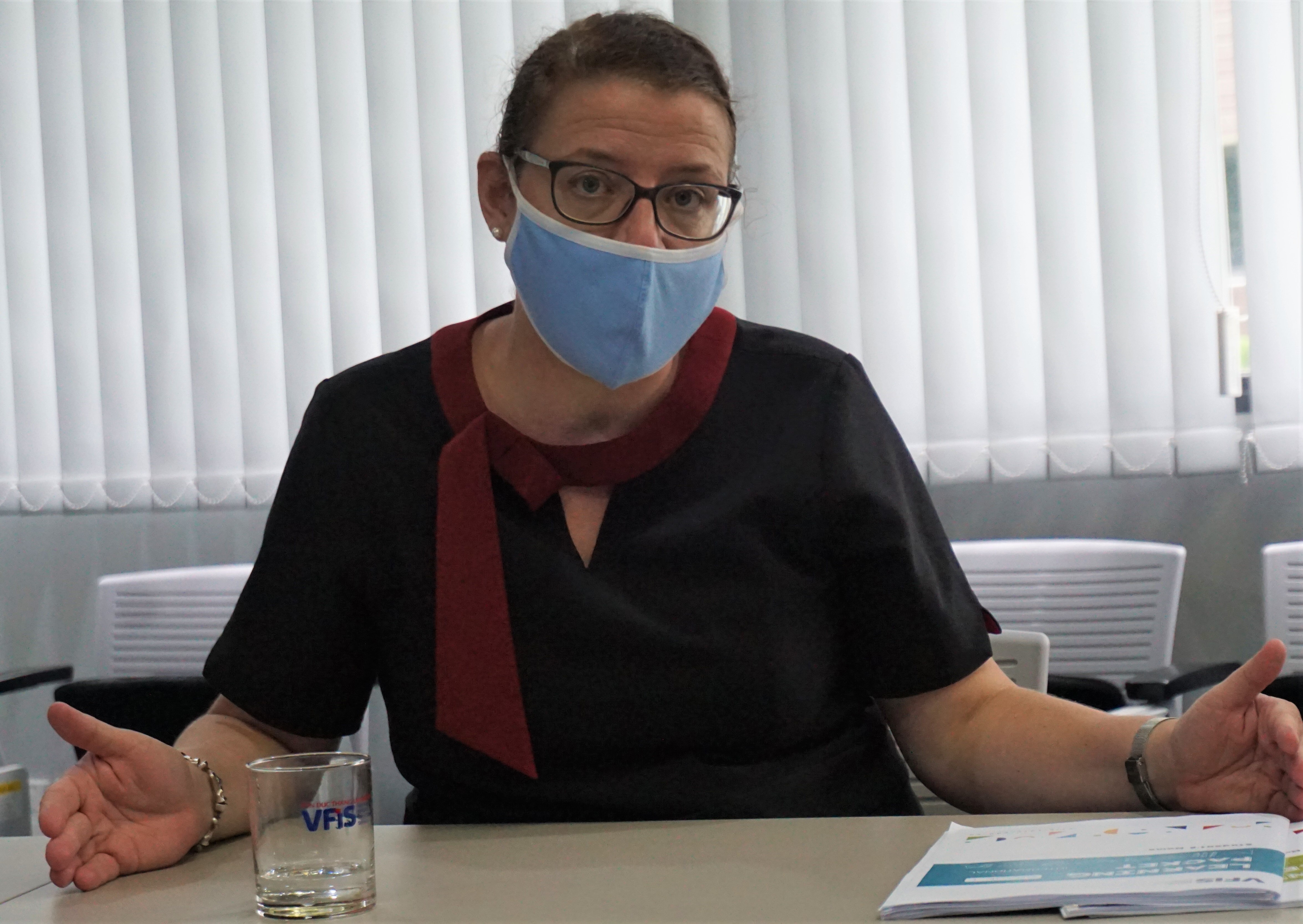 hoc phi truong quoc te mua dich anh 2