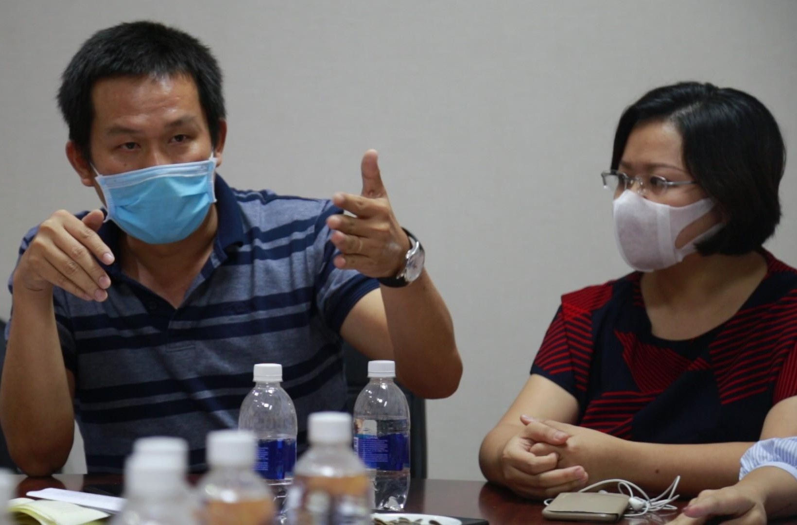 Phu huynh truong Quoc te Viet Nam - Phan Lan keu cuu, phan doi hoc phi hinh anh