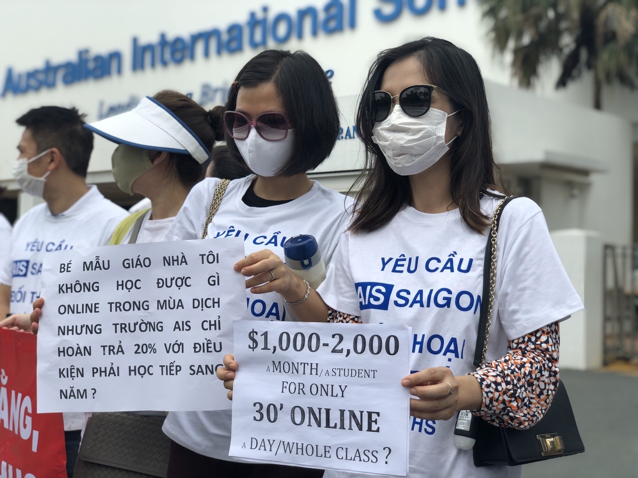 TP.HCM de nghi truong ngoai cong lap co chinh sach giam hoc phi hinh anh