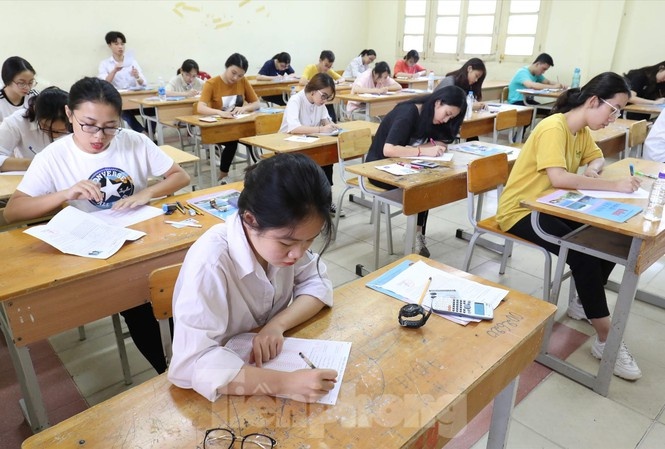 Du thao quy che thi tot nghiep 2020: Nguoi lo, nguoi ung ho? hinh anh