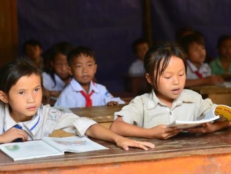 Chon sach giao khoa: Lo ngai co chuyen 'di dem' cua nha xuat ban hinh anh