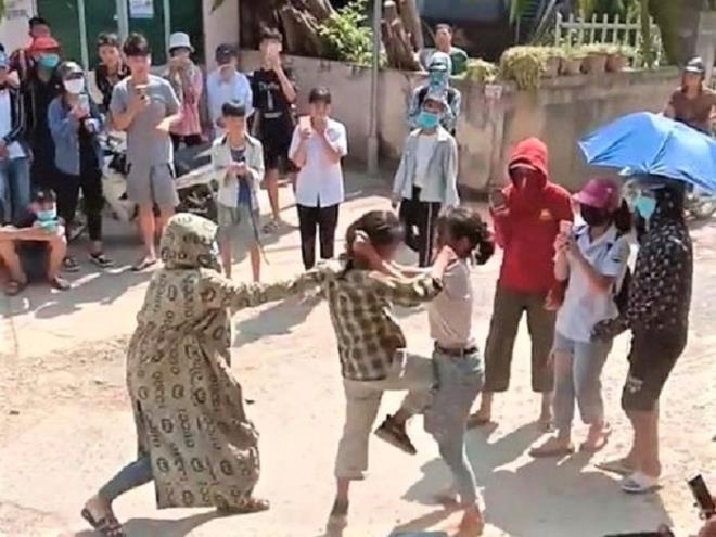 Nữ sinh đánh nhau ảnh 1 Nu sinh danh nhau anh 1