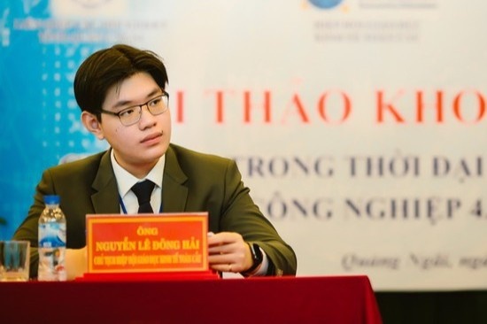 Nam sinh do 21 dai hoc: '18 tuoi, to la lanh dao cua to chuc quoc te' hinh anh