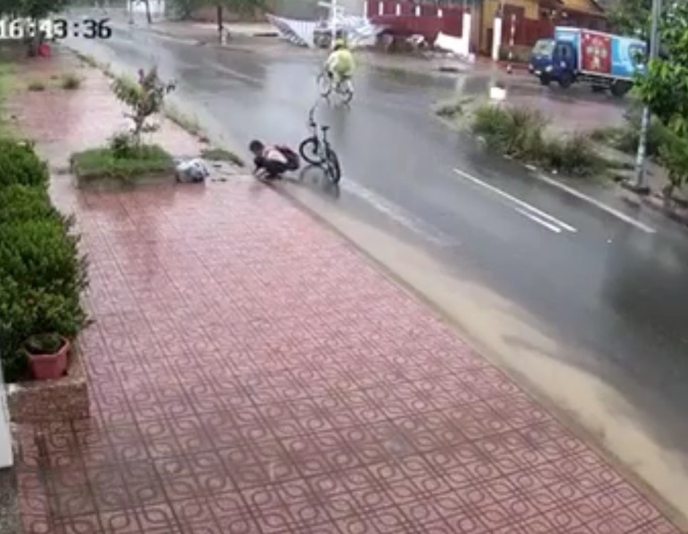 hoc tro khoi cong nuoc anh 1