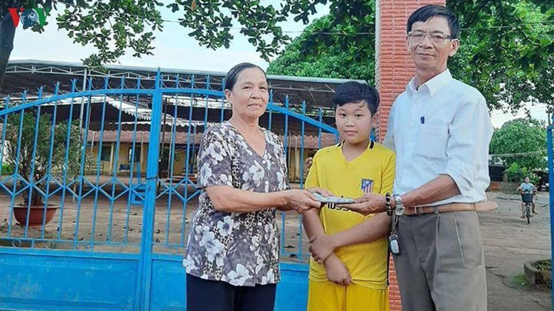nhặt của rơi trả người mất ảnh 1 nhat cua roi tra nguoi mat anh 1