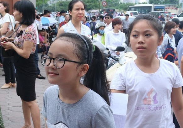 Hon 1.200 hoc sinh 'toan diem 10' tranh 180 suat vao lop 6 truong Ams hinh anh