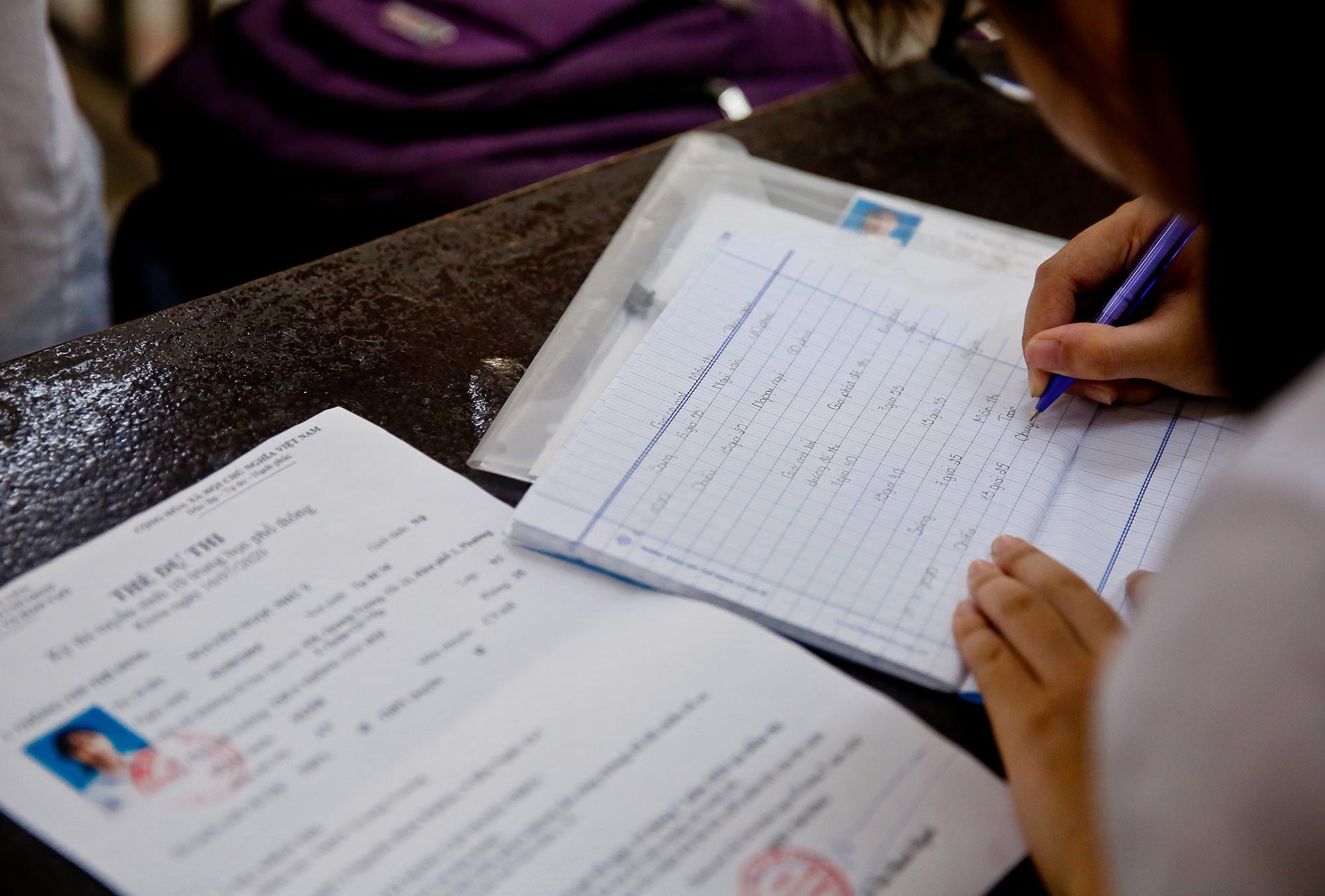 Thi lop 10 TP.HCM anh 9