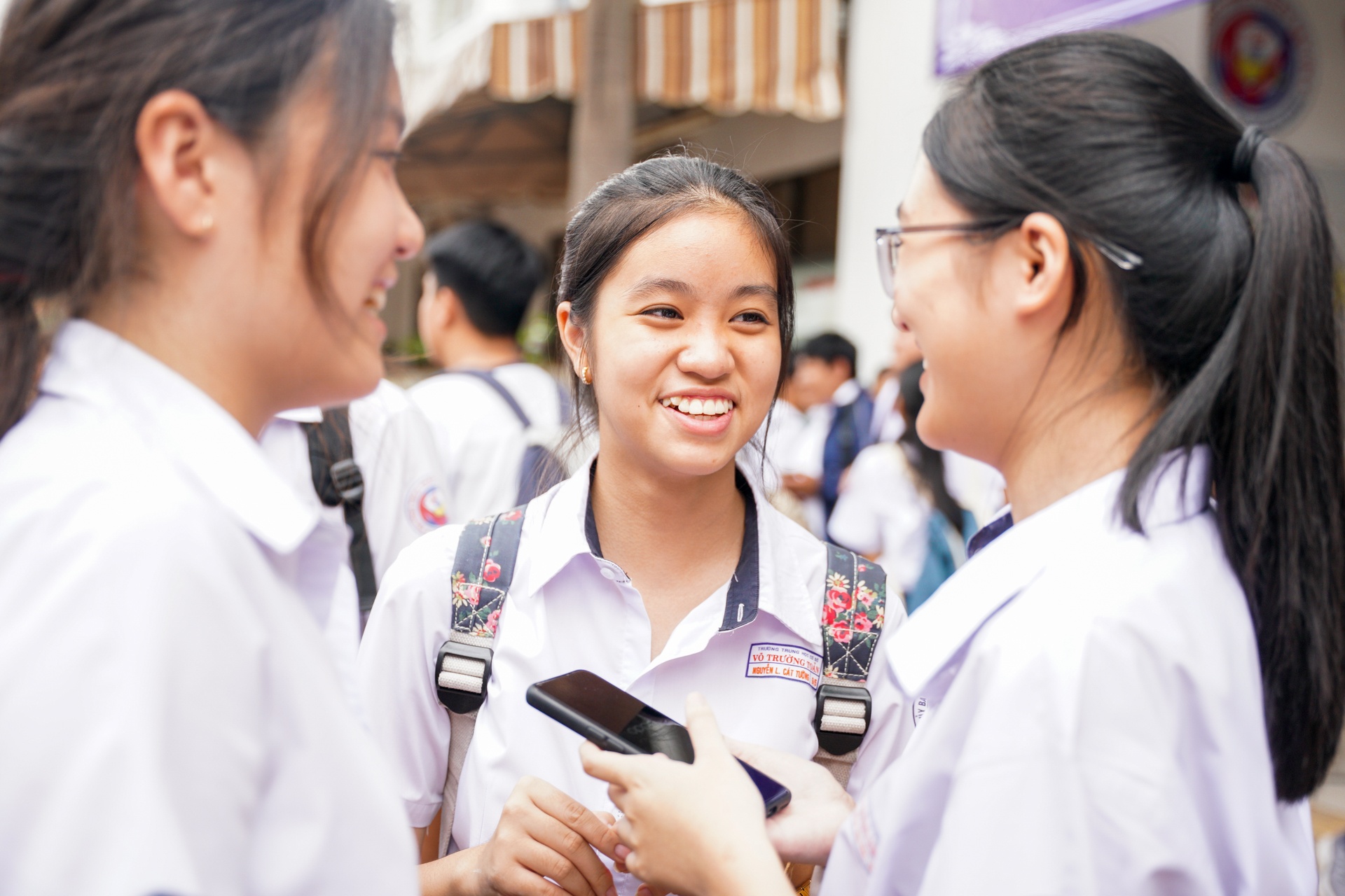 De thi, goi y dap an mon Tieng Anh vao lop 10 tai TP.HCM hinh anh