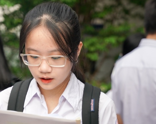 Goi y huong giai de Van thi lop 10 TP.HCM hinh anh
