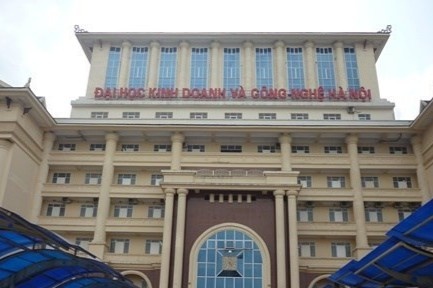 Hang loat sai pham tai DH Kinh doanh va Cong nghe Ha Noi hinh anh