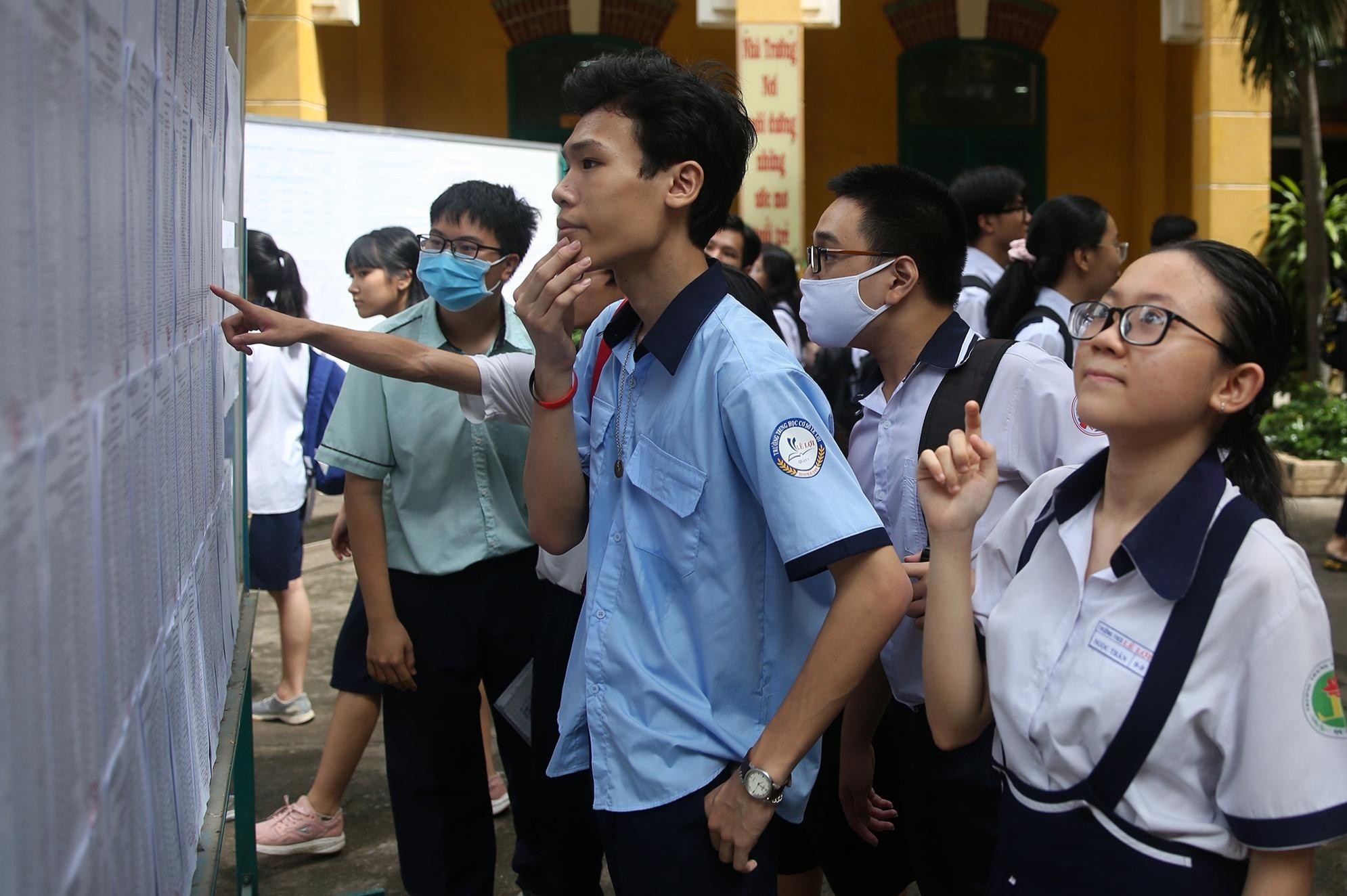 Hom nay, TP.HCM cong bo diem thi lop 10 hinh anh