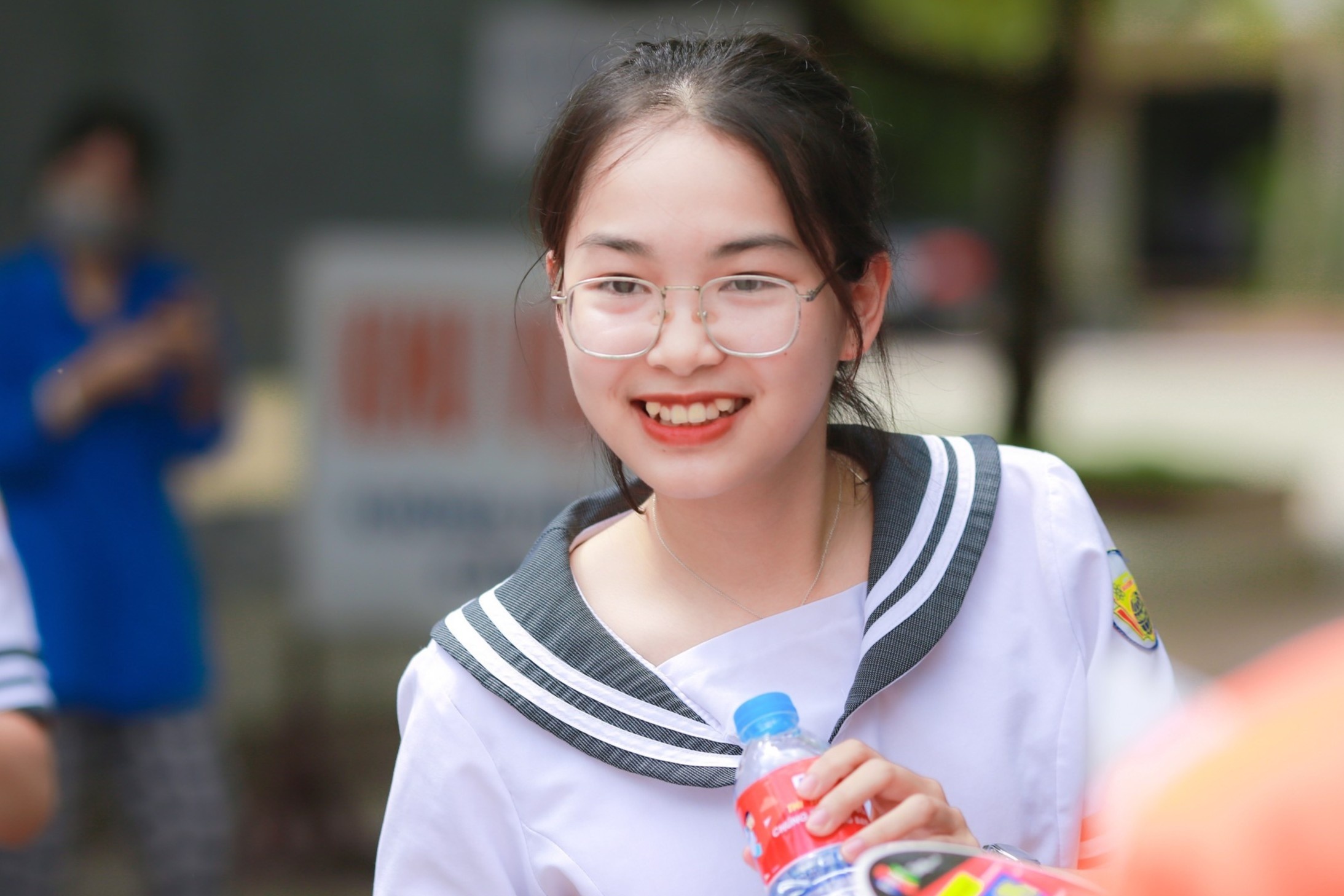 De thi, bai giai mon Dia ly tot nghiep THPT 2020 hinh anh