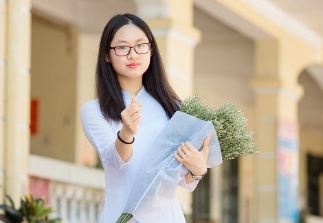 nu sinh thu khoa lop 10 anh 3