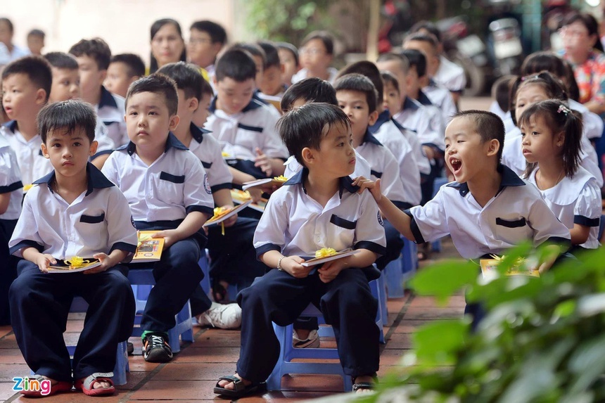 lop 1 hoc 2 buoi/ngay anh 2