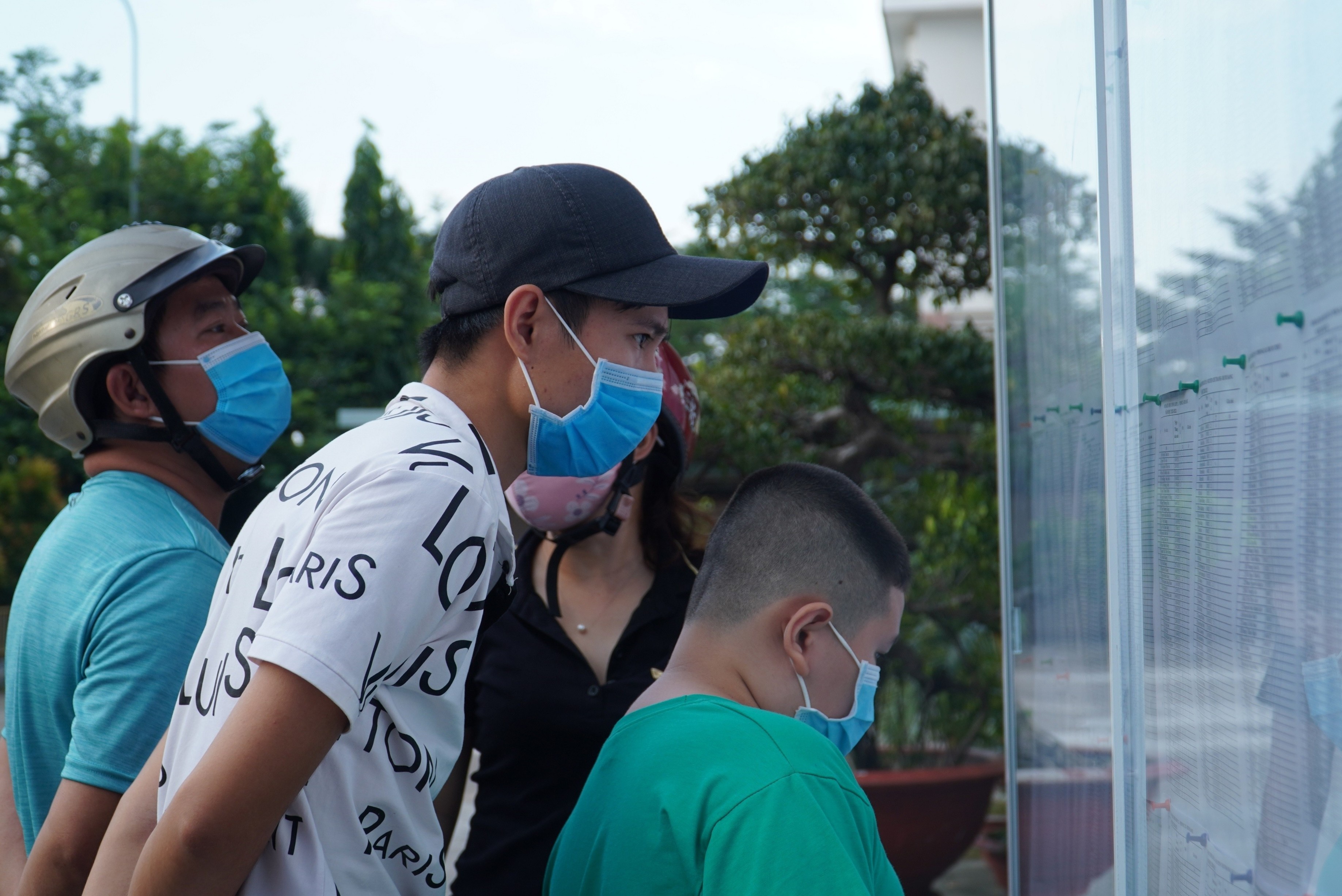 Hon 1.000 tre o TP.HCM co nguy co khong duoc hoc lop 1 hinh anh