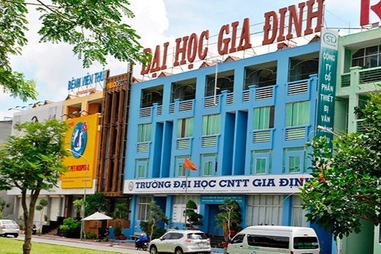 Thi sinh TP.HCM phan ung khi nhan tin nhan ‘diem cua ban rat thap’ hinh anh