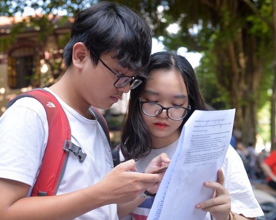 De thi mon Sinh hoc, Giao duc Cong dan dot 2 hinh anh