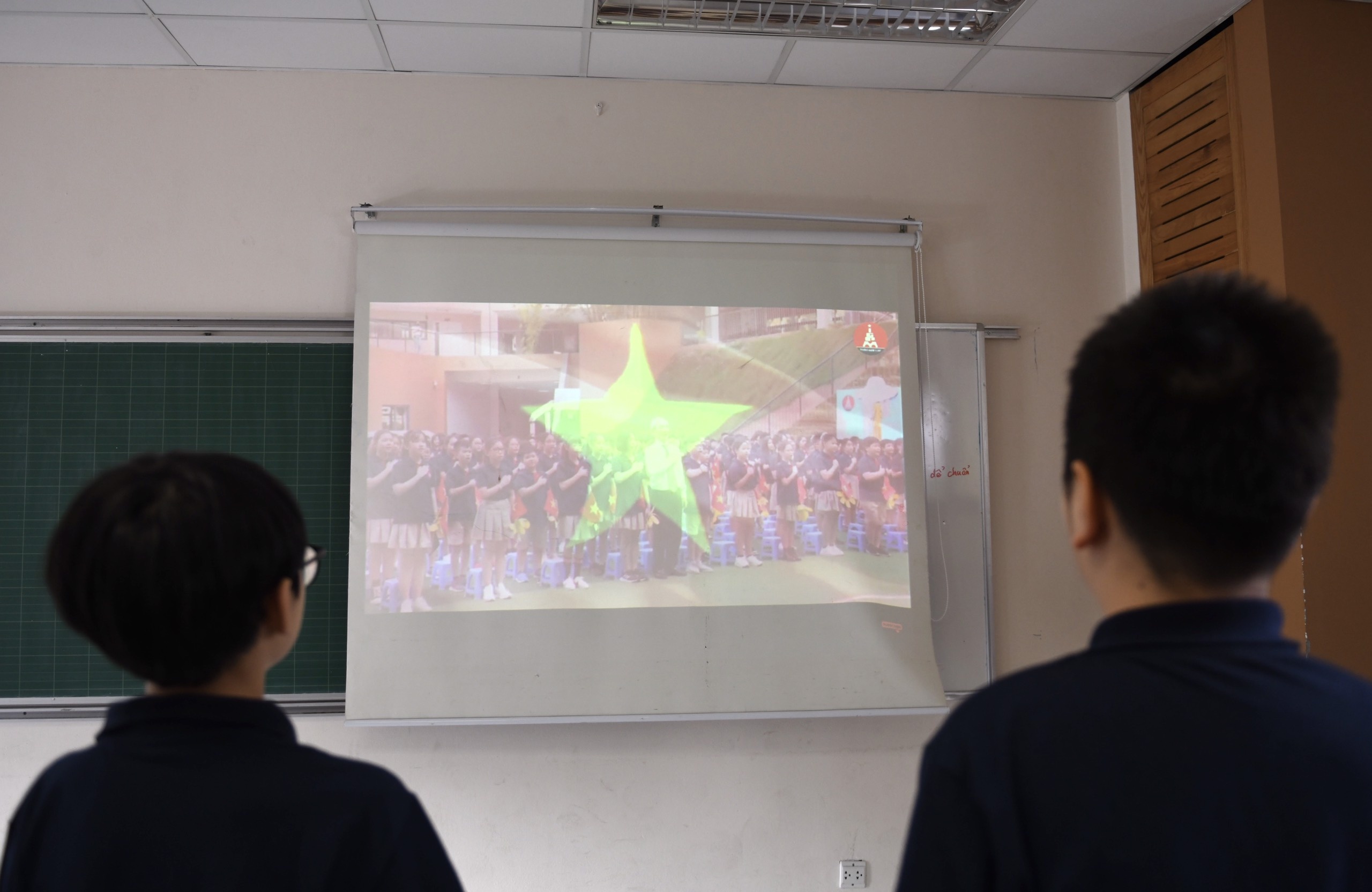 Le khai giang 'co mot khong hai' cua 23 trieu hoc sinh hinh anh