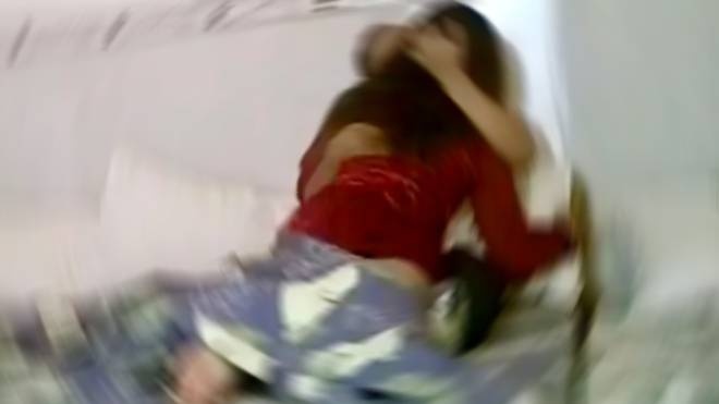 Khien trach truong phong GD&DT om nu giao vien tai nha rieng hinh anh