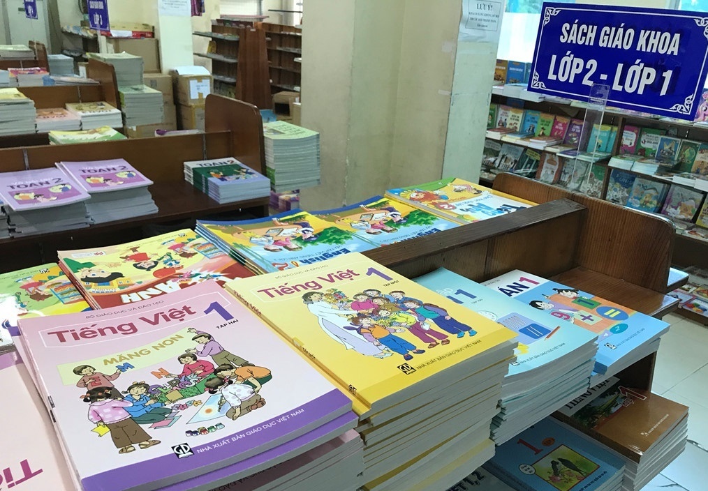 SGK lớp 1 ảnh 1 SGK lop 1 anh 1