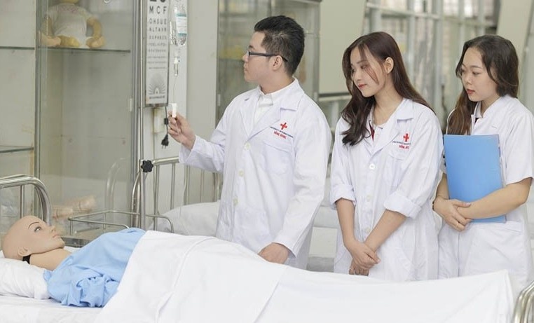 3 truong dai hoc o TP.HCM cong bo diem san nganh Y hinh anh