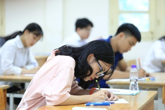 Cong bo phuong an thi tot nghiep THPT 2021 trong thang 10 hinh anh